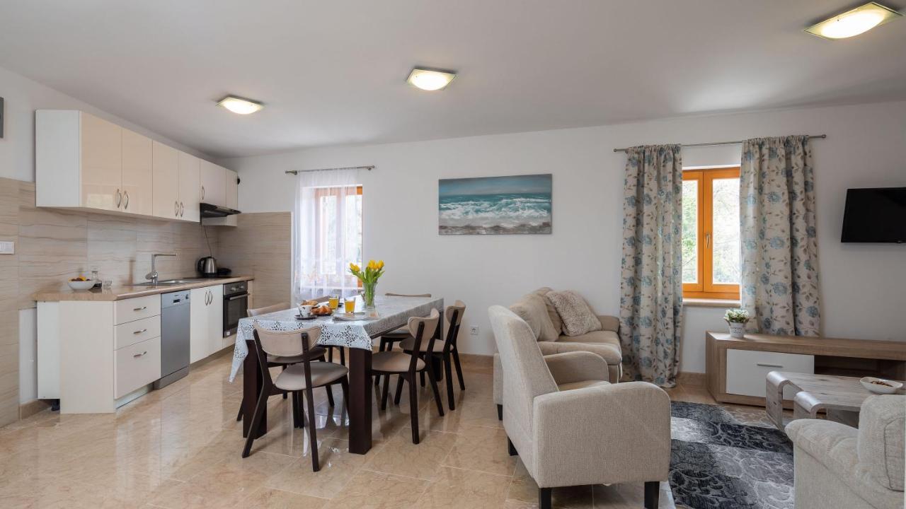 Luxury Stone Villa Nevija 2022 Private Villa ميلنا المظهر الخارجي الصورة