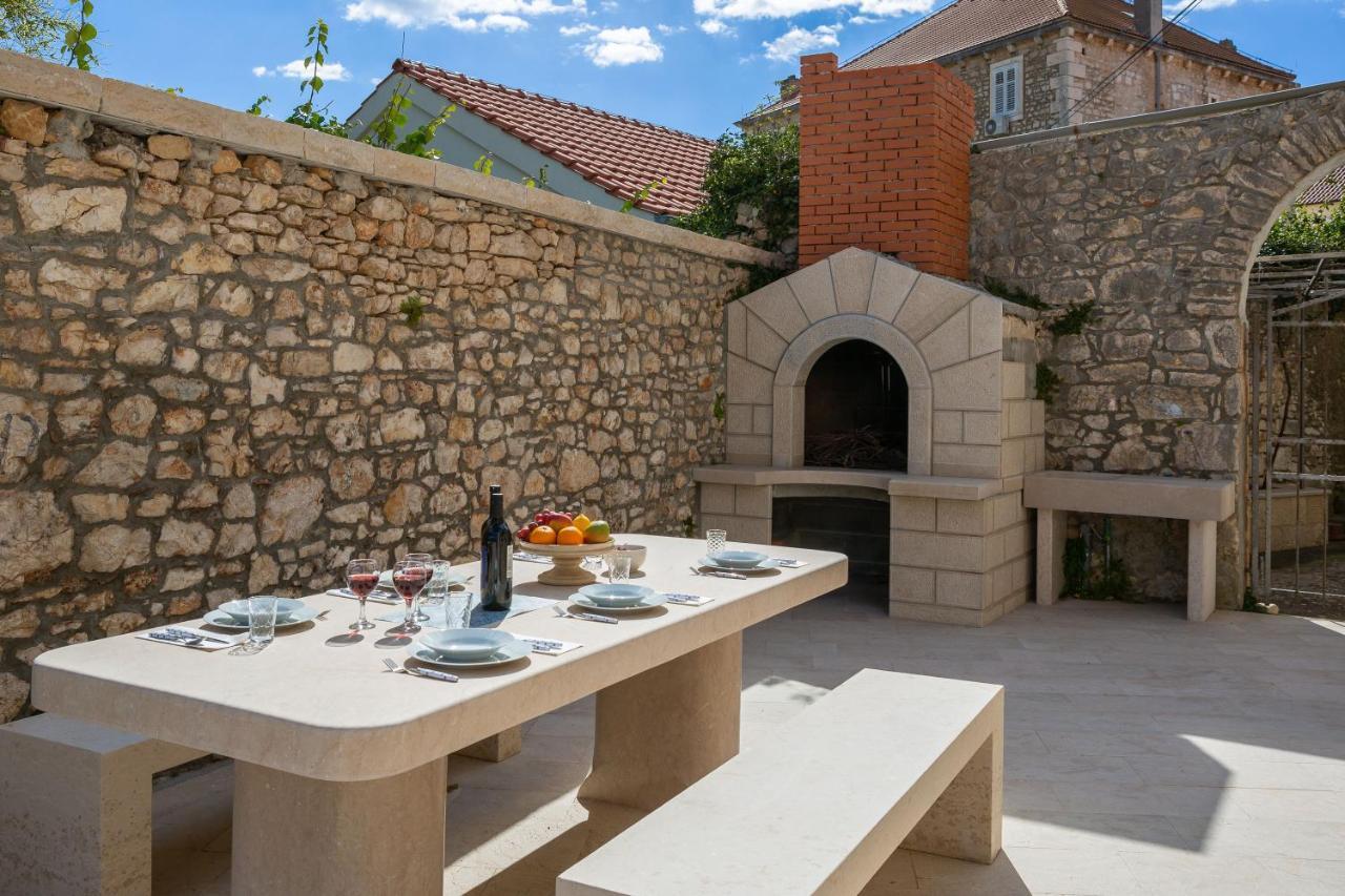 Luxury Stone Villa Nevija 2022 Private Villa ميلنا المظهر الخارجي الصورة